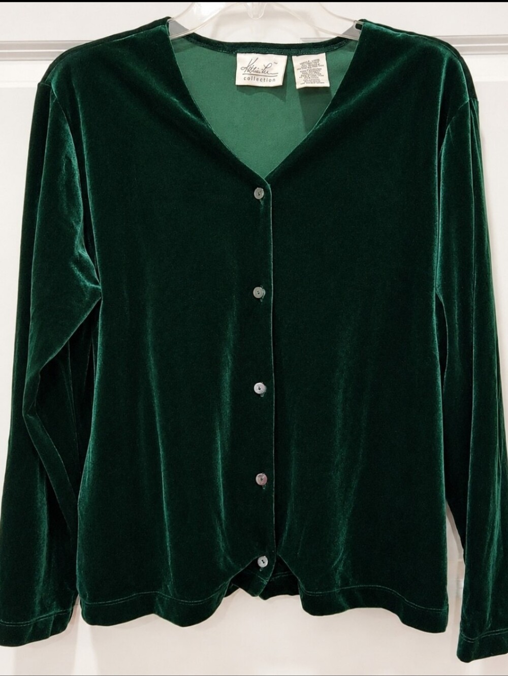 Luxurious Emerald Green Velvet Button-Front Long-Sleeve Top Size Large Christmas